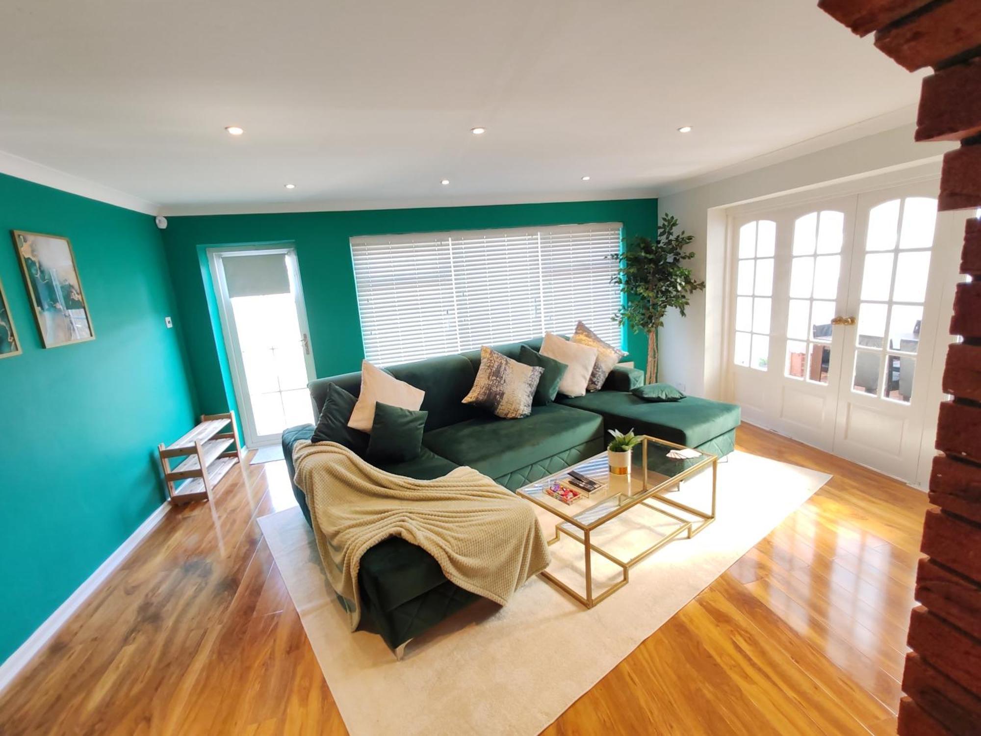 Contractors, Relocators, Free Parking, Wifi, Smart Tvs Daire Marston Green Dış mekan fotoğraf