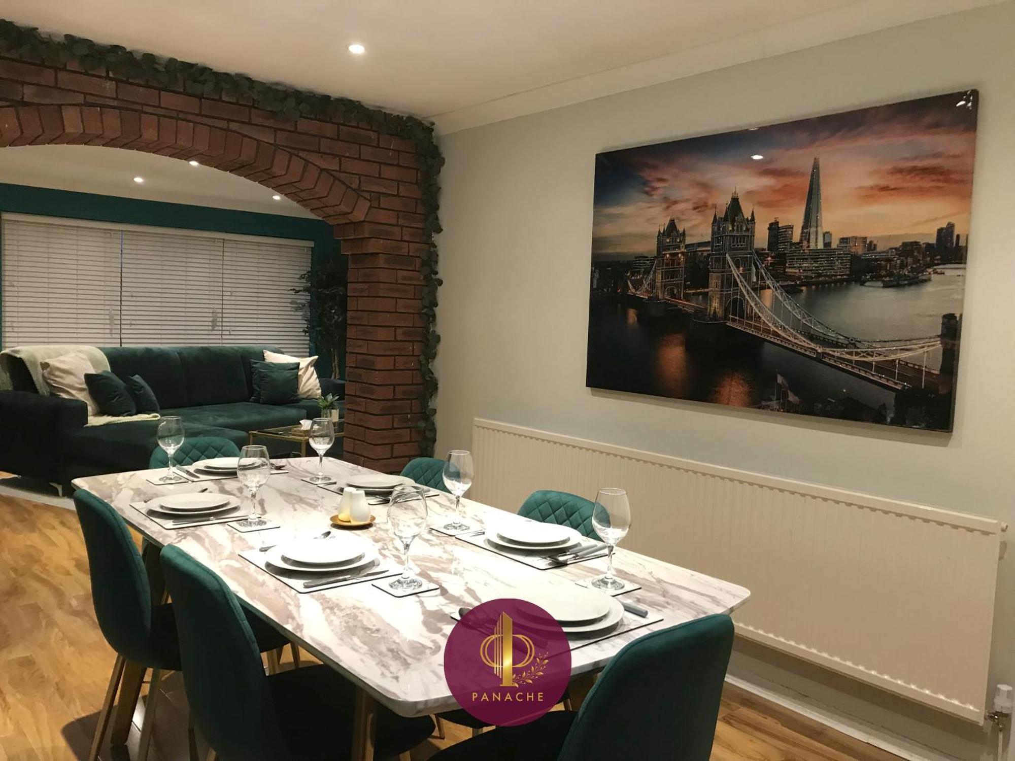 Contractors, Relocators, Free Parking, Wifi, Smart Tvs Daire Marston Green Dış mekan fotoğraf