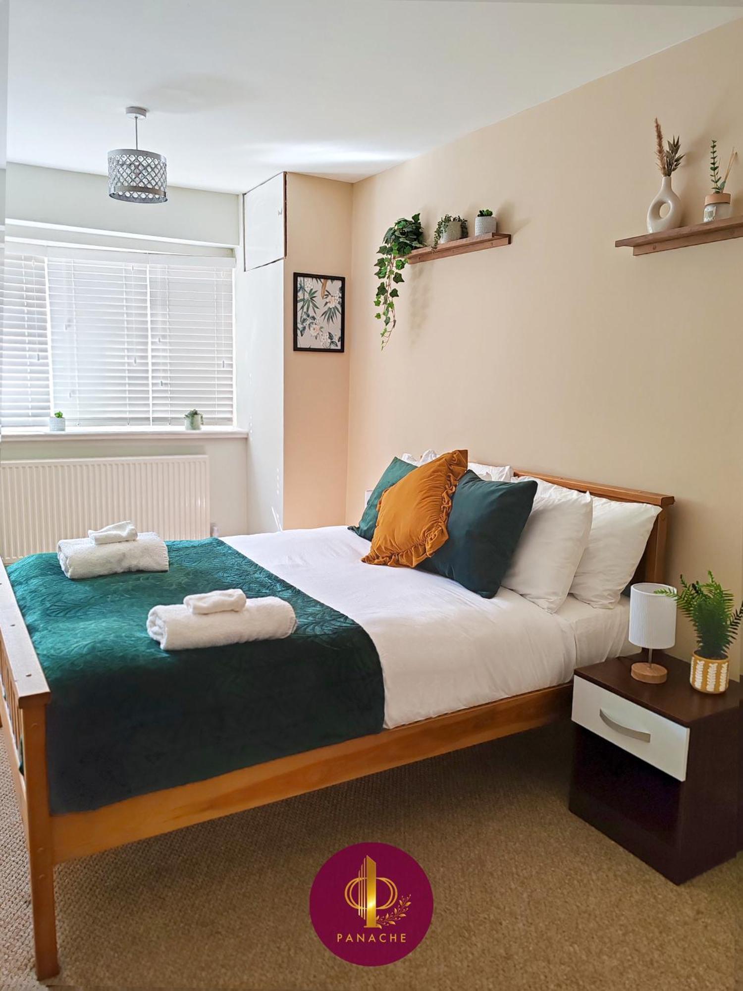 Contractors, Relocators, Free Parking, Wifi, Smart Tvs Daire Marston Green Dış mekan fotoğraf